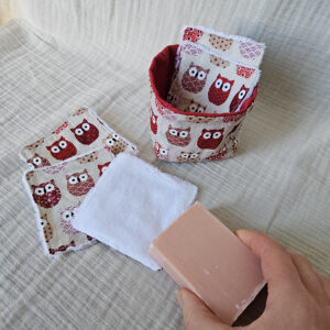 Lingettes démaquillantes avec son panier