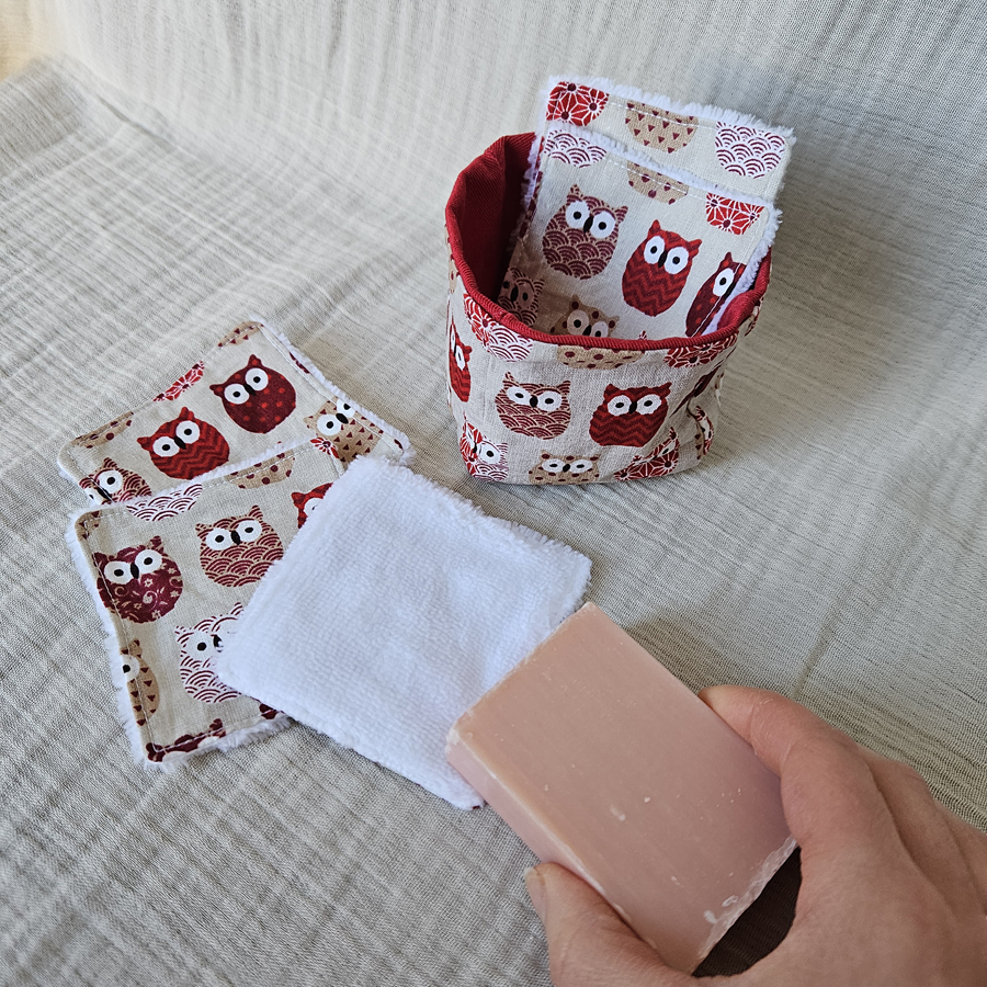 Lingettes démaquillantes avec son panier